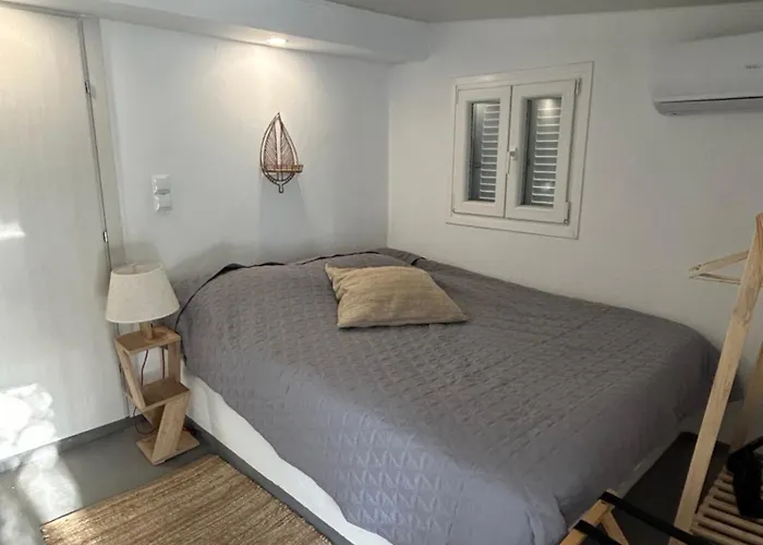 Elia Nyaraló Néa Koróni